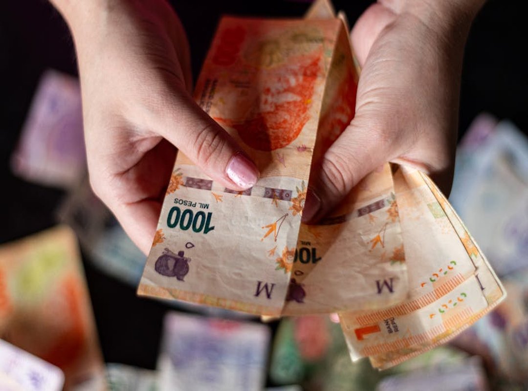 The Conversion Process: 6000 Microfarads to Chilean Pesos